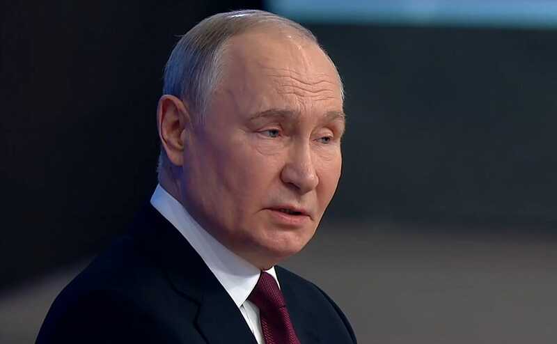 Путин поручил создать «новый российский стиль» вместо западной символики