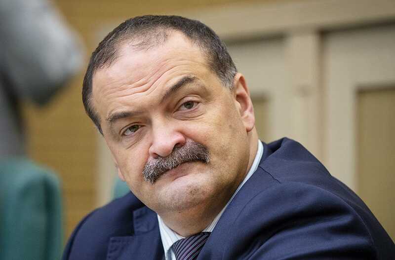 Глава Дагестана Сергей Меликов подтвердил смерть троих полицейских в результате перестрелки в Махачкале