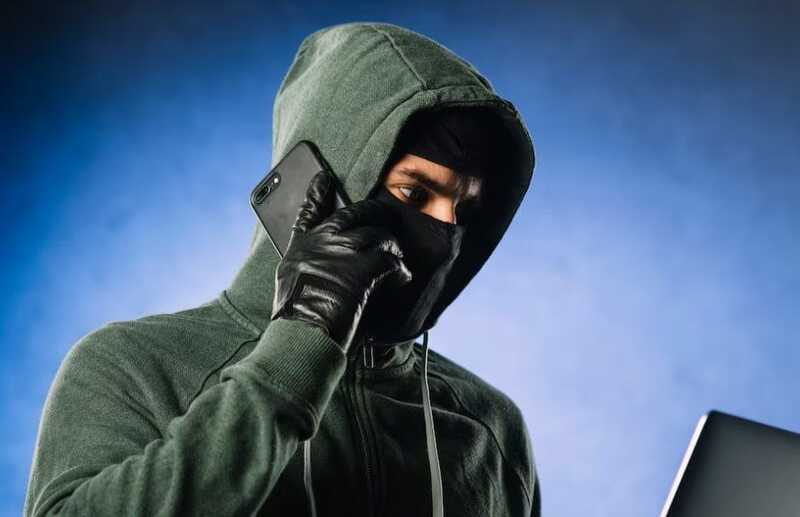 В России мошенники получают доступ к личным кабинетам выпускников под видом чиновников Минпросвещения