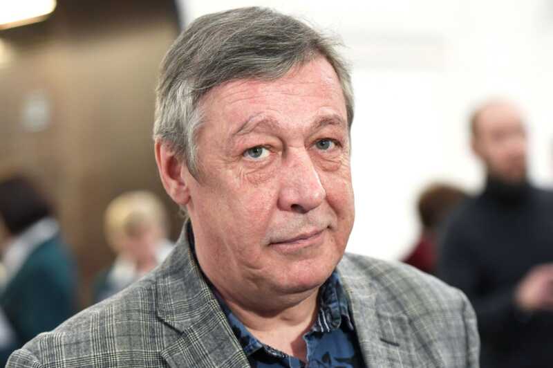 После освобождения из колонии Михаил Ефремов старается возобновить свою актёрскую деятельность