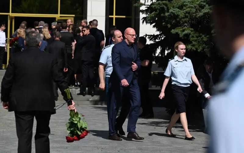 РИА Новости опровергли сообщения о том, что президент отправил венок на прощание со Старовойтом