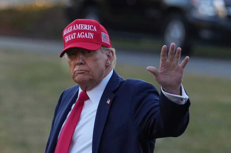Снимок руки Трампа вызвал бурю в интернете: медики предположили наличие проблемы со здоровьем