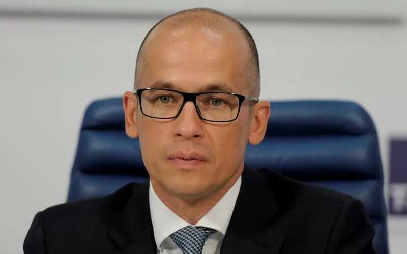 Пользователи высмеяли презентацию с крупным шрифтом на встрече Путина и Александра Бречалова