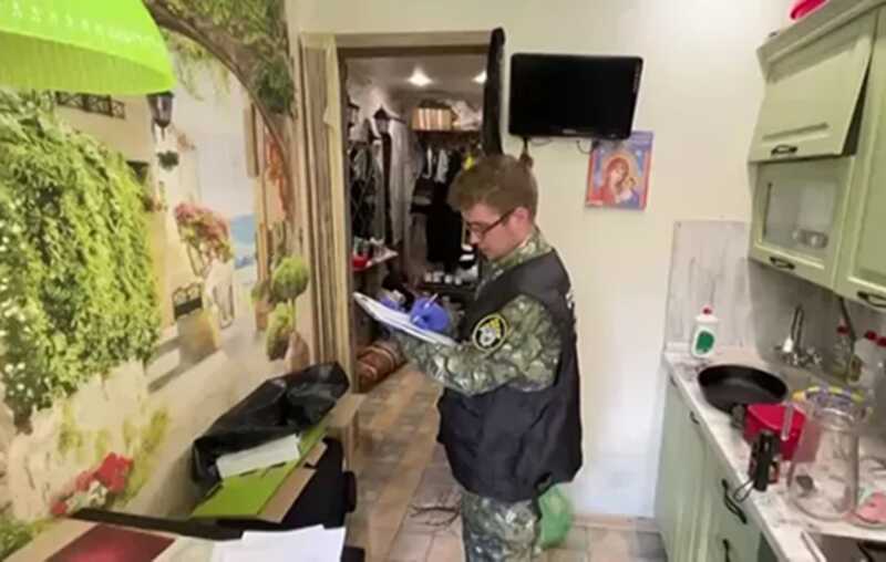 В Петербурге в одной из квартир были найдены тела трех человек