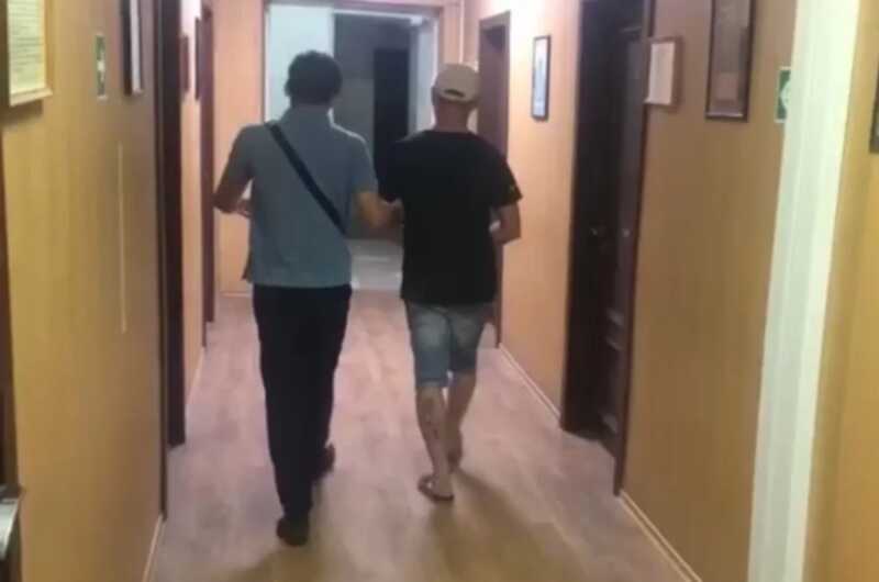 Мужчина похитил осла и разделал его у озера в Ростовской области