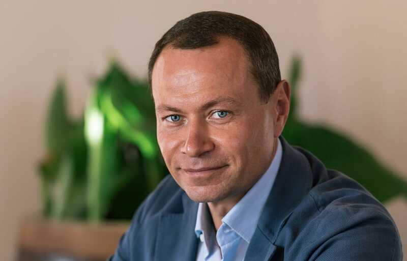 Семейный подряд: экс-мэр Владивостока Владимир Николаев украл имущество на 15 миллиардов рублей под прикрытием сестры