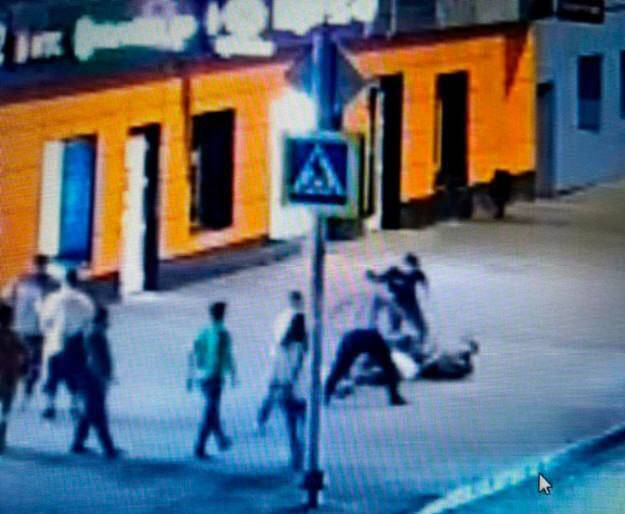 Четыре человека насмерть забили прохожего в Москве quzidriehiqzkmp