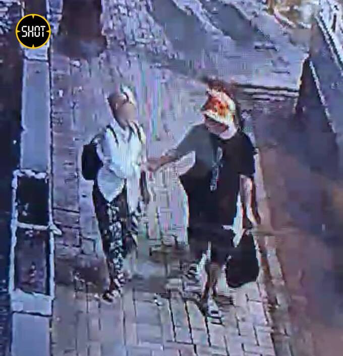 В Сочи туристки убили мужчину и оставили его труп на пляже qkqixziddxikukmp