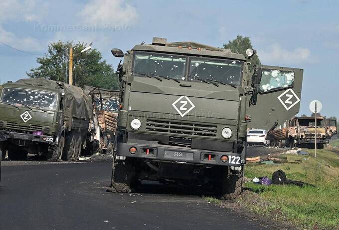 Опубликовано фото разрушенной российской колонны после удара HIMARS tqikkidqqiudkmp