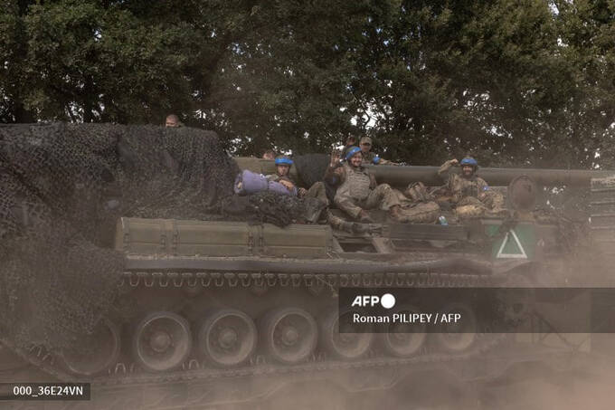 Украинская военная техника с белыми треугольниками замечена на границе с Курской областью