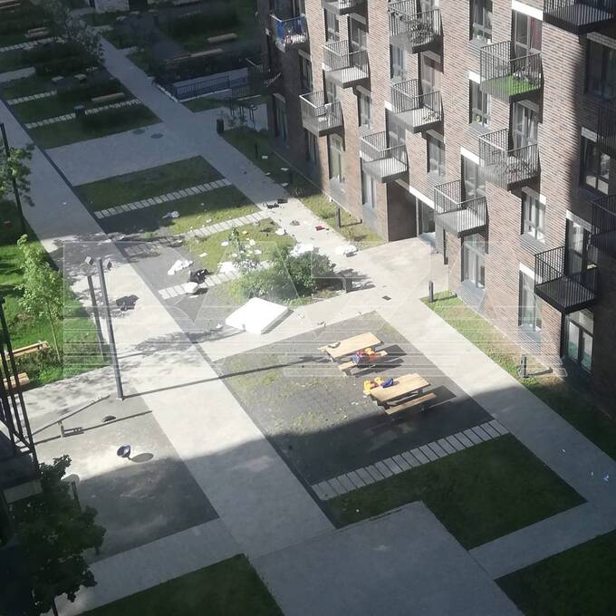 В квартире москвича, выбросившего жену и ребенка из окна, были найдены антидепрессанты tiquzideiqzqkmp