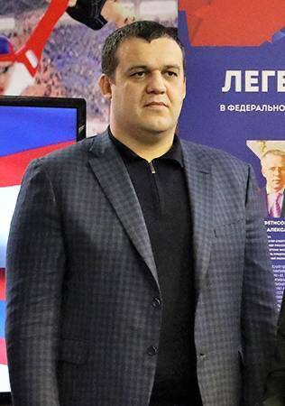 Умар Кремлев стал владельцем «Рольфа» по заниженной цене hxitkiqhdiqrkkmp