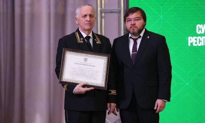 Юрий Чайка на грани увольнения: чем закончится его конфликт с директором ФСБ? qhkitziquiurkmp
