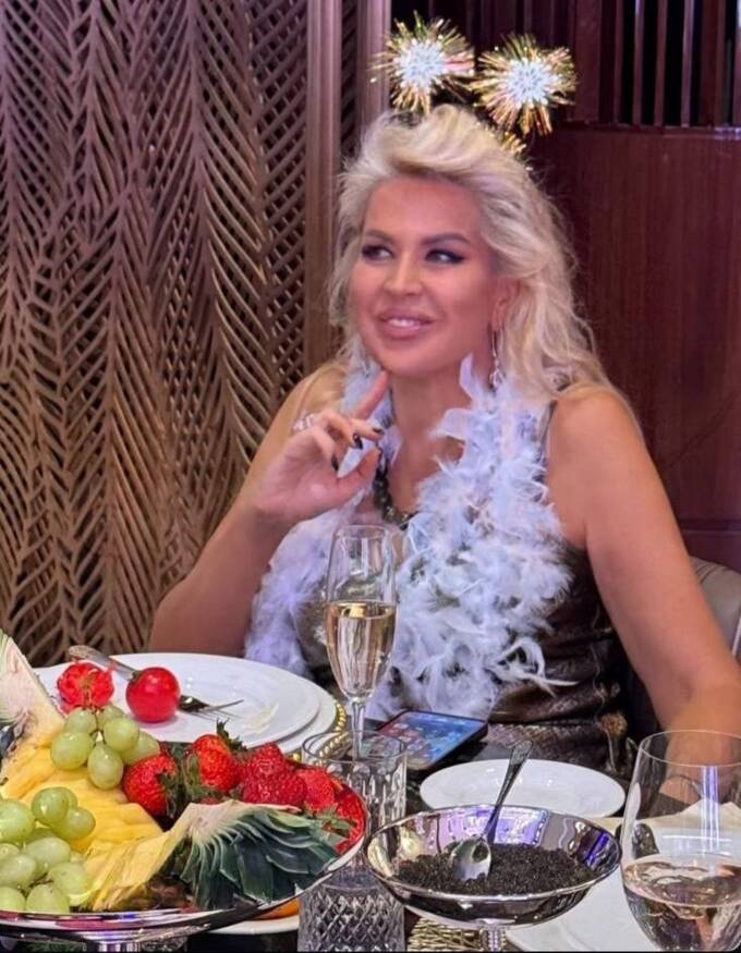 Скандальная экс-чиновница Минобороны Васильева опубликовала фото с деликатесом diquzikzidqkkmp