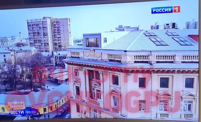 Элитный самострой в Москве: кто владеет элитным пентхаусом на крыше сталинского здания?