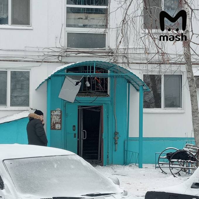 В Ростове житель не может получить замену стекла на новой машине Geely