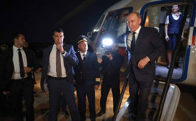 Как работают охранники Путина: зарплата, требования и секреты службы ФСО