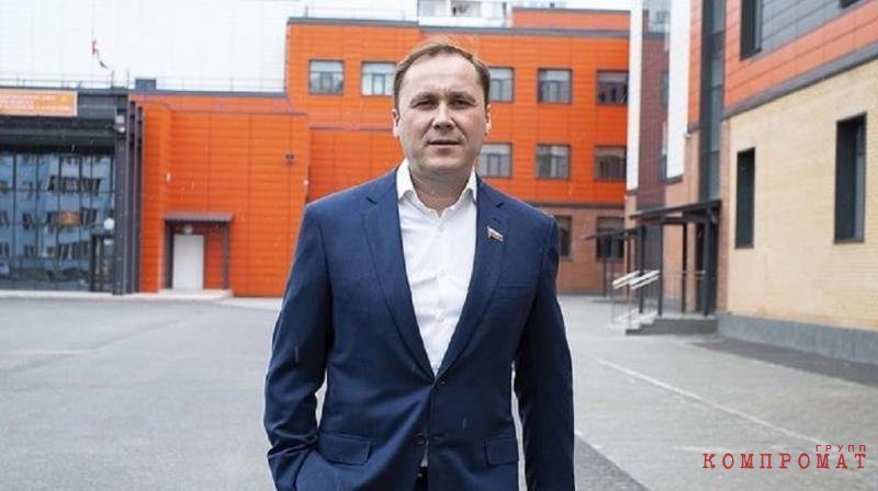 Чиновничьи закрома. Папина гордость, мамина радость — богатей Кирилл Покровский qhxihhieqiddrvls